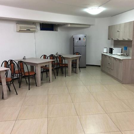 אלמטי Apple City Hostel מראה חיצוני תמונה